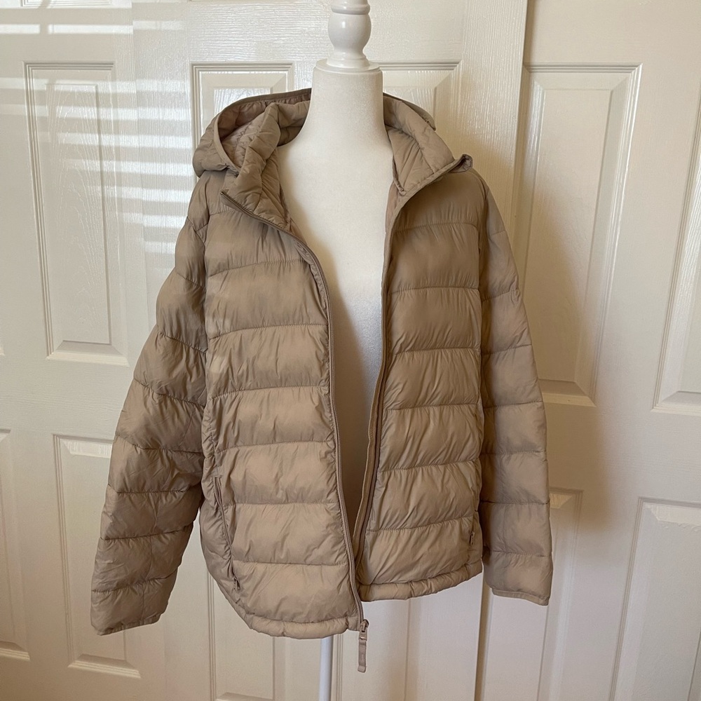 Abercrombie And Fitch Lightweight Packable Puffer… - image 1
